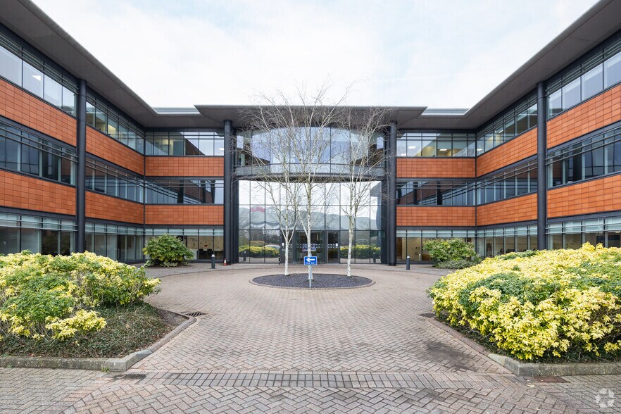 Jays Close, Basingstoke à louer - Photo principale – Image 1 sur 3