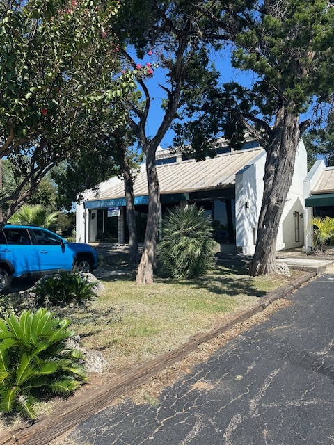 14500 RR 12, Wimberley, TX à louer Photo de l’immeuble– Image 1 sur 9
