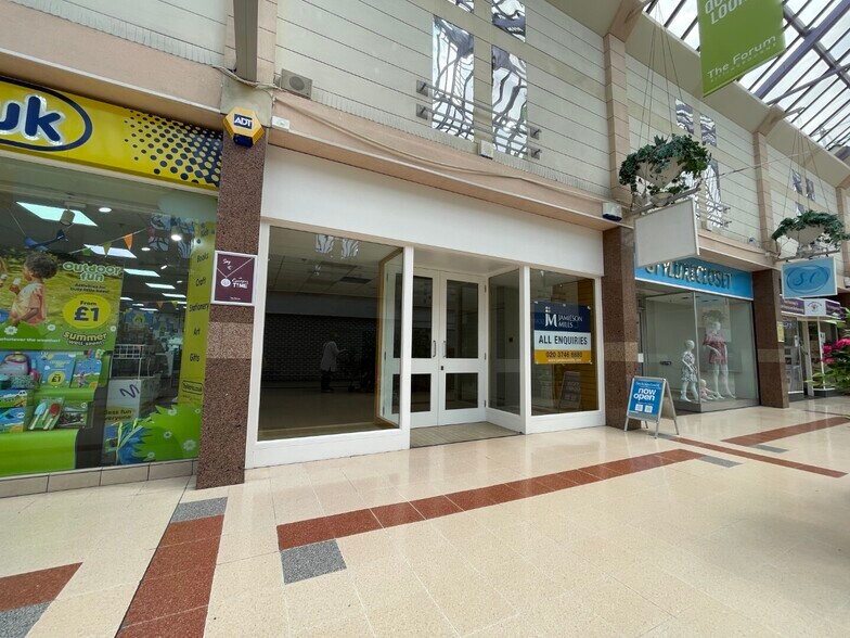15 High St, Sittingbourne à louer - Photo de l’immeuble – Image 1 sur 11