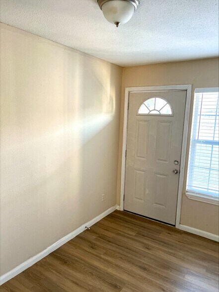 8807 Bissonnet St, Houston, TX à vendre - Photo intérieure – Image 1 sur 11