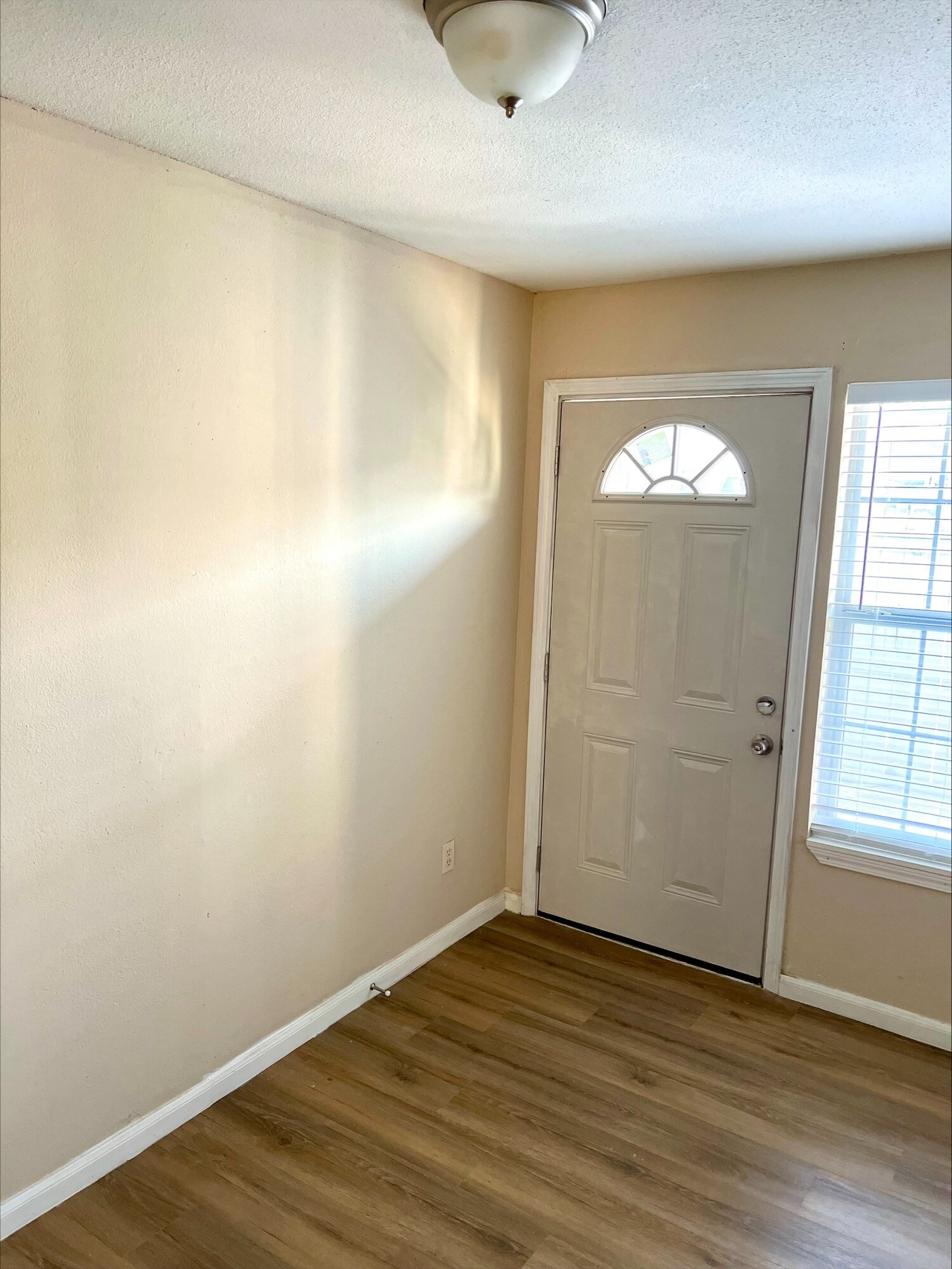 8807 Bissonnet St, Houston, TX à vendre Photo intérieure– Image 1 sur 12