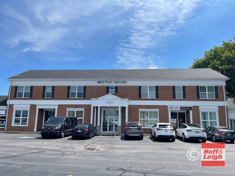 1717 Brittain Rd, Akron, OH à vendre - Photo de l’immeuble – Image 2 sur 7
