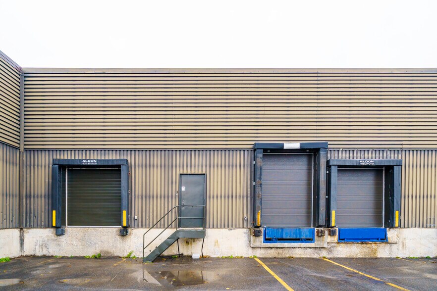 955 Av Saint-Jean-Baptiste, Québec, QC à louer - Photo de l’immeuble – Image 2 sur 4