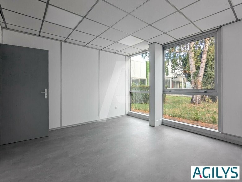 16-18 Avenue De La Baltique, Villebon-sur-Yvette à louer - Photo intérieure – Image 3 sur 12