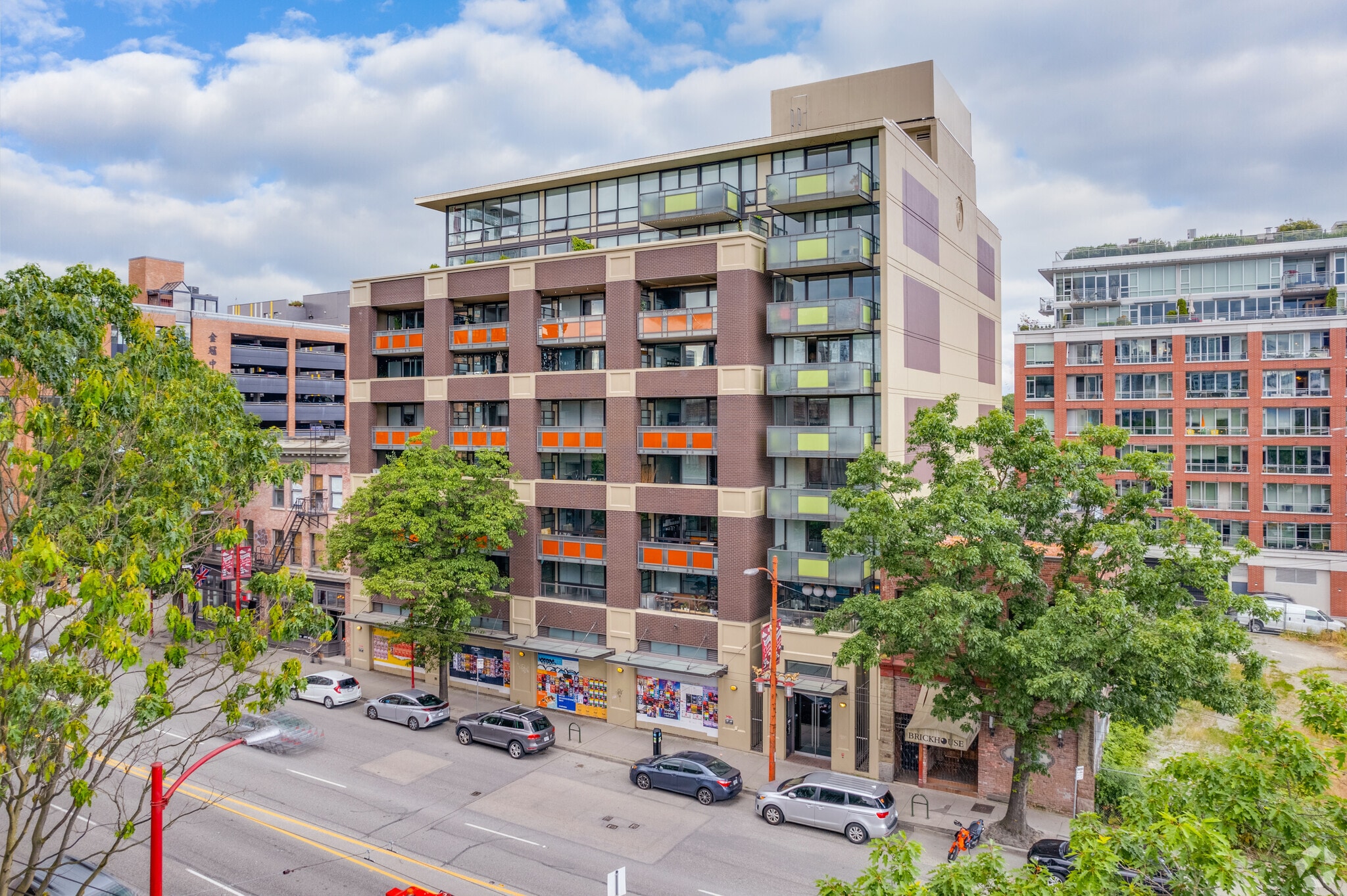 708 Main Street, Vancouver, BC portefeuille de 4 biens à vendre sur LoopNet.fr Photo principale– Image 1 sur 35
