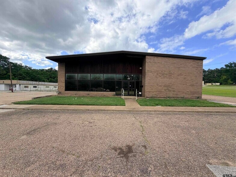 2100 E Front St, Tyler, TX à louer - Photo de l’immeuble – Image 1 sur 27