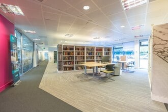 5 Cultins Rd, Edinburgh à louer Photo intérieure– Image 2 sur 3