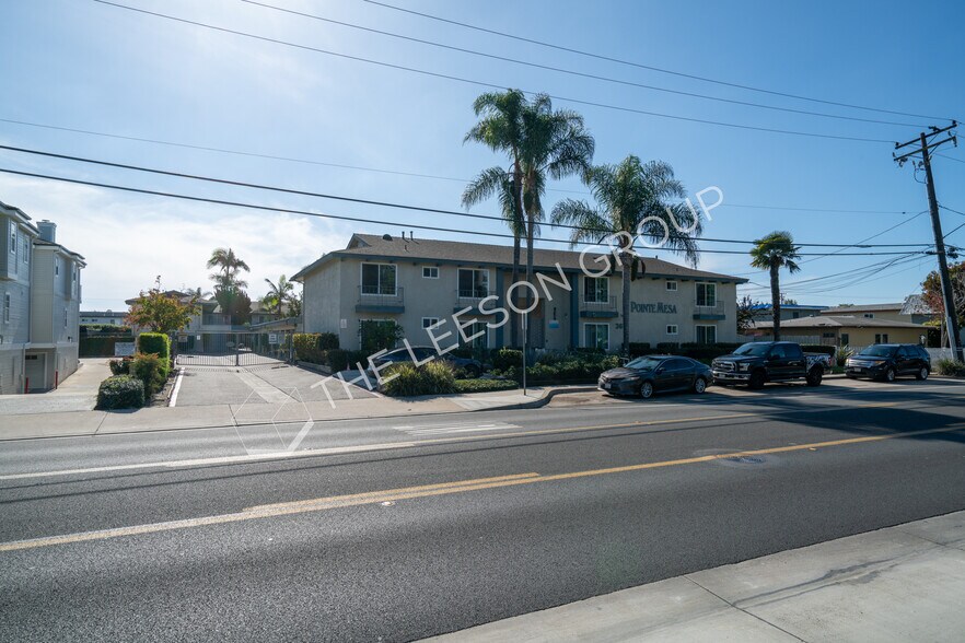 365 W Wilson St, Costa Mesa, CA à vendre - Photo de l’immeuble – Image 3 sur 22
