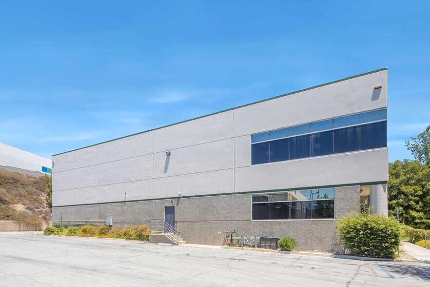 25167-25169 Anza Dr, Valencia, CA à vendre - Photo de l’immeuble – Image 3 sur 24