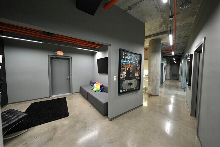 3250-3260 NE 1st Ave, Miami, FL à louer - Photo de l’immeuble – Image 3 sur 4