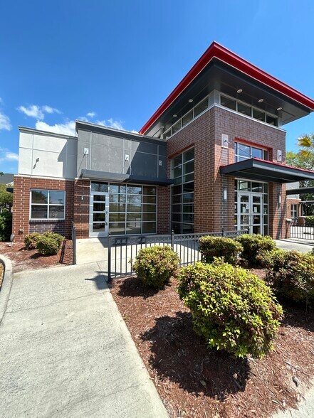 17029 Abercorn St, Savannah, GA à louer - Photo de l’immeuble – Image 3 sur 4