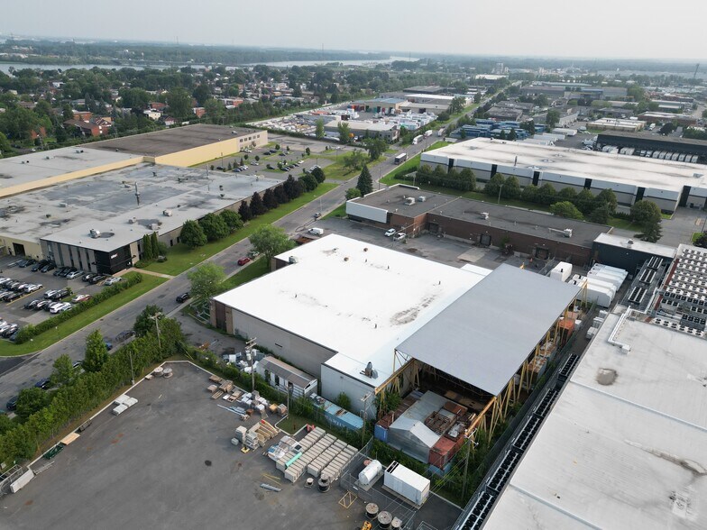 2000 St De La Métropole, Longueuil, QC à vendre - Photo de l’immeuble – Image 2 sur 14