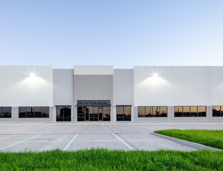 13027 Stiles Ln, Sugar Land, TX à louer - Photo de l’immeuble – Image 2 sur 2