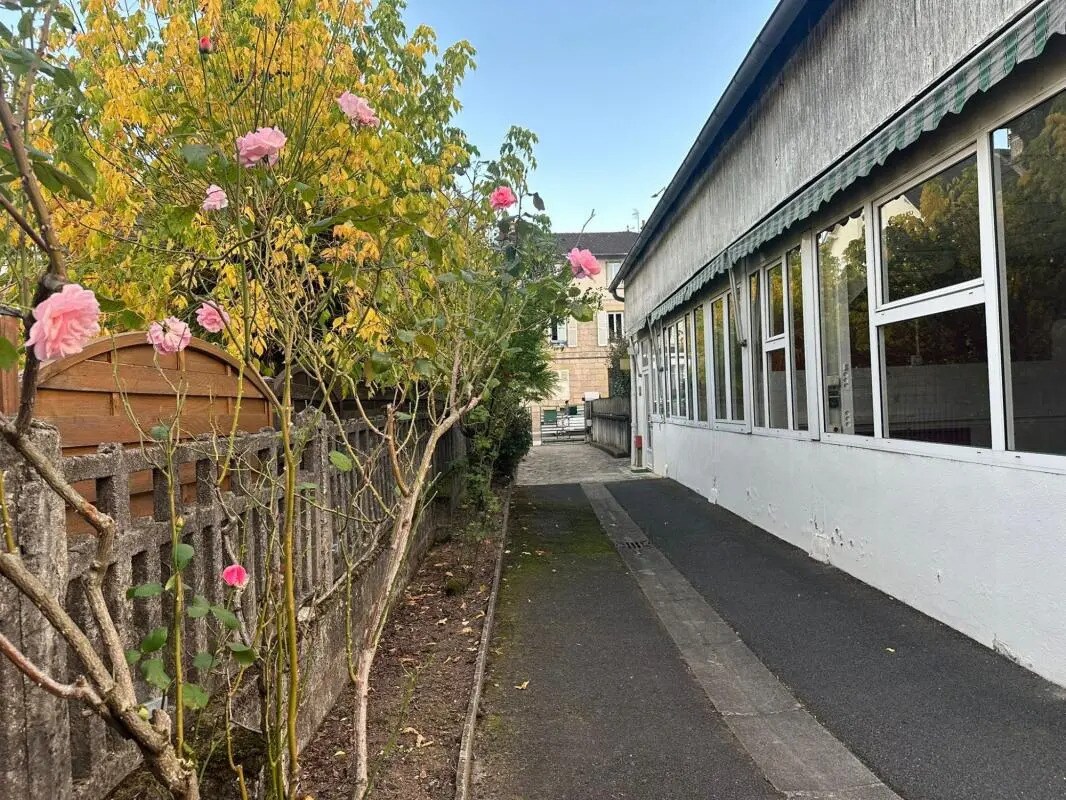 Bureau dans Brive-la-Gaillarde à louer Photo de l’immeuble– Image 1 sur 6