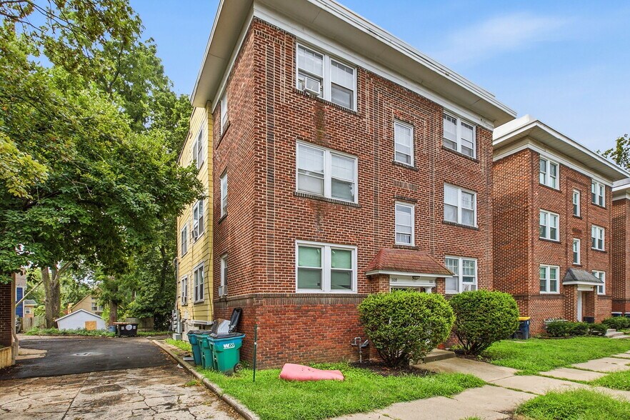 1109 W 40th St, Kansas City, MO à vendre - Photo de l’immeuble – Image 1 sur 32
