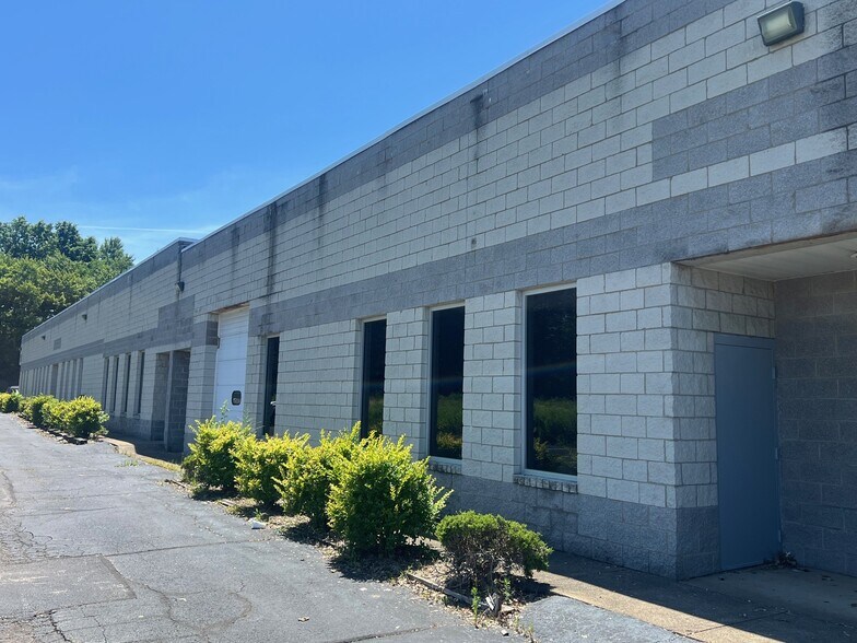 14600 S Industrial Ave, Maple Heights, OH à louer - Photo de l’immeuble – Image 2 sur 4