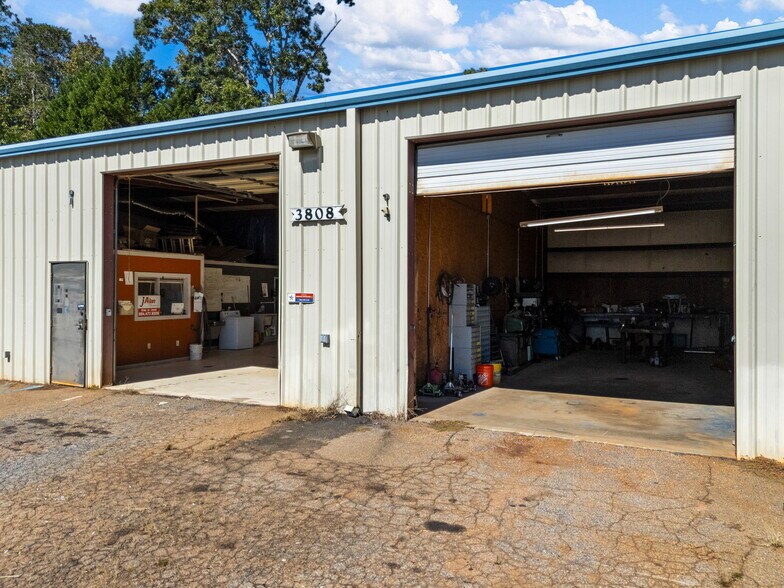 3808 N Highway 14, Greer, SC à vendre - Photo de l’immeuble – Image 3 sur 34