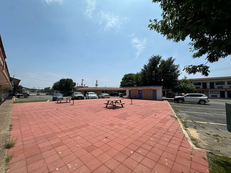 3307 US Highway 90A E, Gonzales, TX à vendre - Photo de l’immeuble – Image 2 sur 63