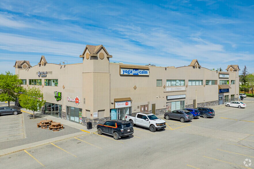 380 Canyon Meadows Dr SE, Calgary, AB à louer - Photo de l’immeuble – Image 1 sur 13