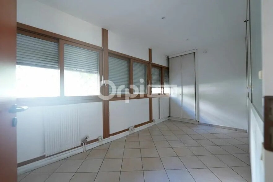 Bureau dans Lyon à louer - Photo de l’immeuble – Image 1 sur 12