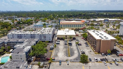 951 NE 167th St, Miami, FL - VUE AÉRIENNE  vue de carte - Image1
