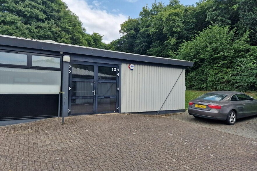 Stroudley Rd, Basingstoke à louer - Photo de l’immeuble – Image 2 sur 5
