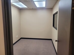415 E Airport Fwy, Irving, TX à vendre Photo intérieure– Image 2 sur 23