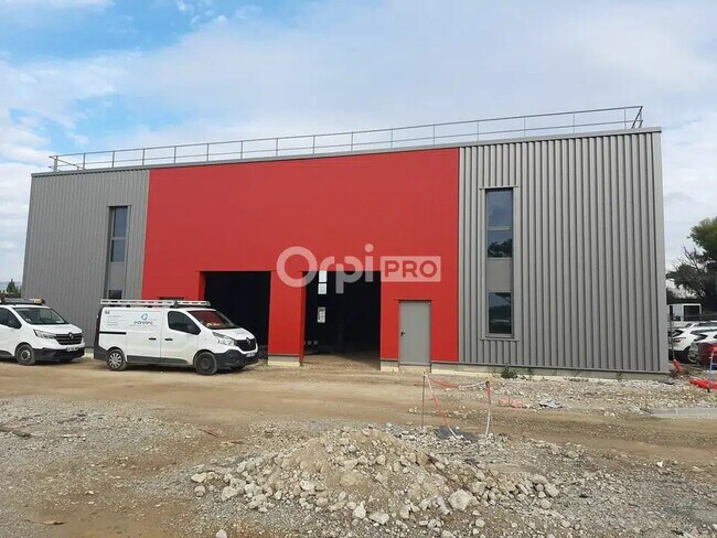 Plus de détails pour Local d’activités à vendre