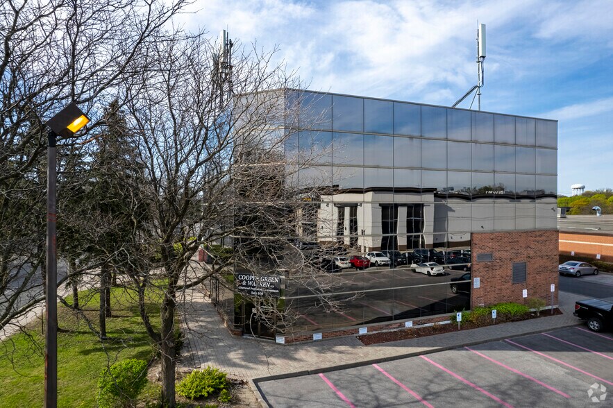 1370 Don Mills Rd, Toronto, ON à louer - Photo de l’immeuble – Image 3 sur 6