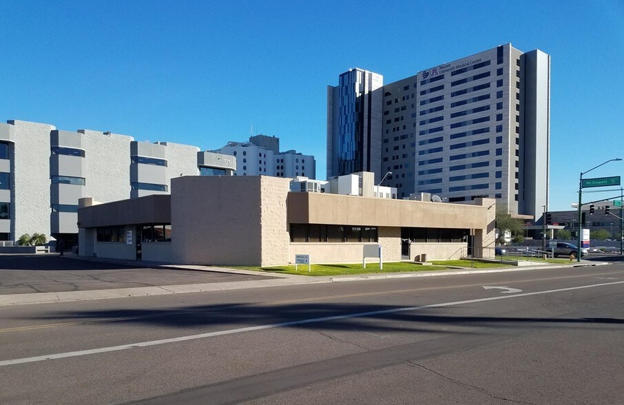 1002 E McDowell Rd, Phoenix, AZ à louer - Photo de l’immeuble – Image 1 sur 3