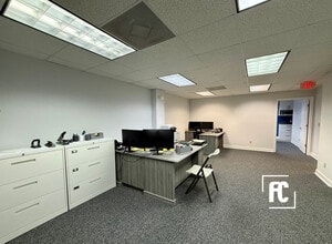 2602-2630 SE Willoughby Blvd, Stuart, FL à louer Photo intérieure– Image 2 sur 9