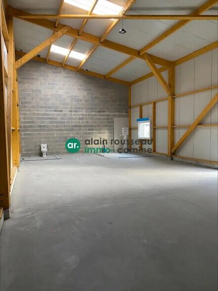 Local d’activités dans Thouaré-sur-Loire à louer - Photo de l’immeuble – Image 1 sur 5