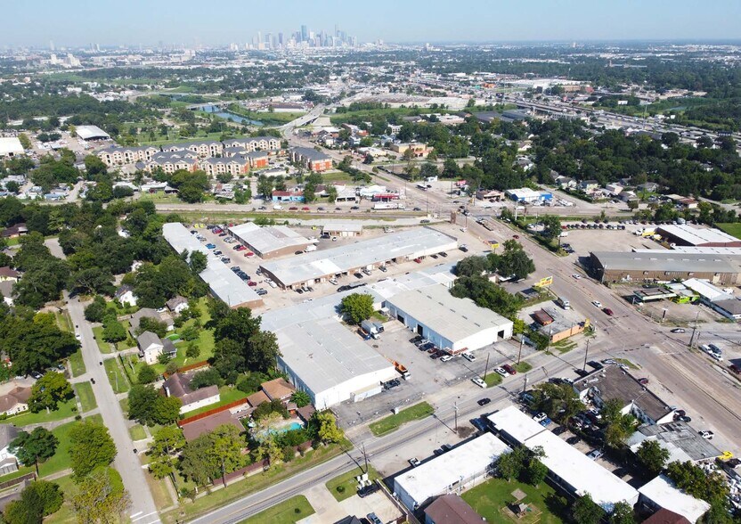 2820 Broad St, Houston, TX à louer - Photo de l’immeuble – Image 2 sur 7