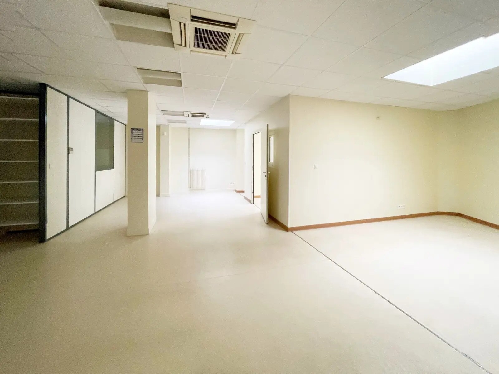 Bureau dans Beauvais à vendre Photo de l’immeuble– Image 1 sur 6