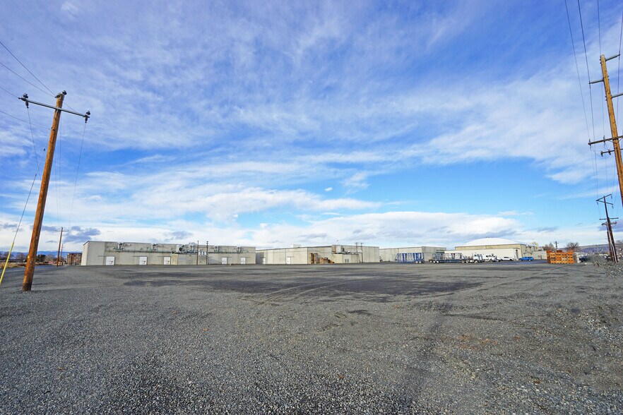 2714 Goodman Rd, Union Gap, WA à vendre - Photo de l’immeuble – Image 3 sur 7