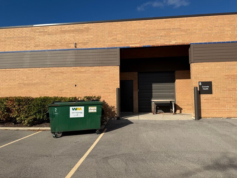 425 Huehl Rd, Northbrook, IL à vendre - Photo de l’immeuble – Image 3 sur 12