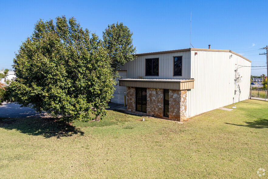 Industrial Investment or Lease - OKC portefeuille de 2 biens à vendre sur LoopNet.fr - Photo principale – Image 3 sur 11