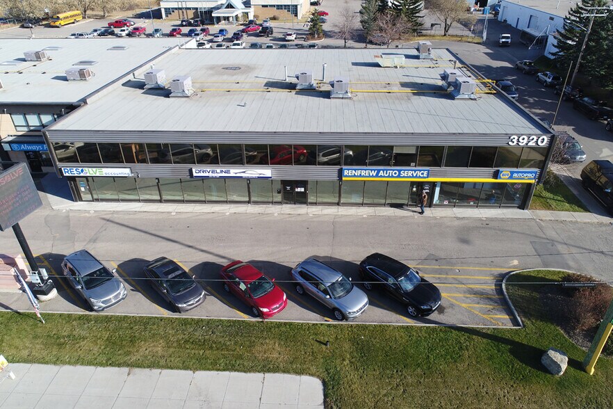 3920 Edmonton Trl NE, Calgary, AB à louer - Photo de l’immeuble – Image 3 sur 8