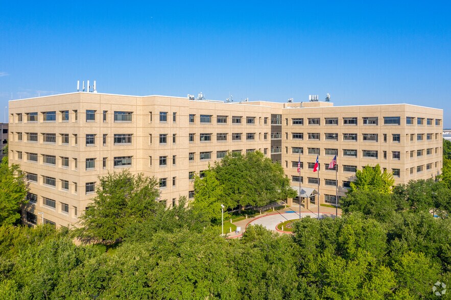 4333 Amon Carter Blvd, Fort Worth, TX à louer - Photo de l’immeuble – Image 1 sur 22