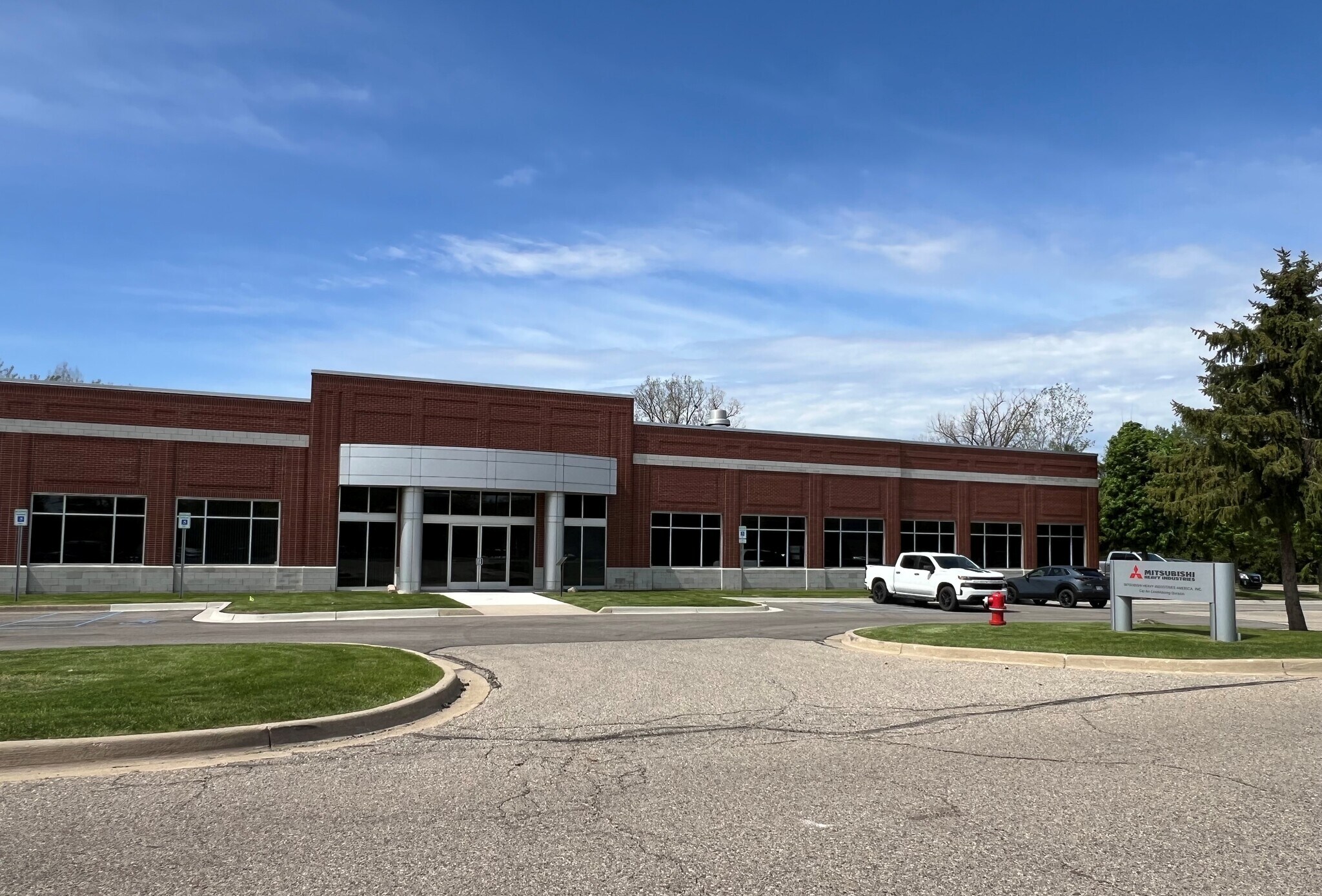 6555 18 Mile Rd, Sterling Heights, MI à louer Photo de l’immeuble– Image 1 sur 2