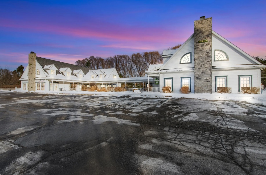 2287-2301 S Milford Rd, Highland Township, MI à vendre Photo principale– Image 1 sur 11