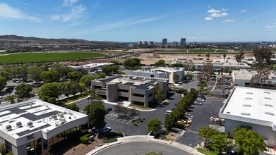 2 S Faraday, Irvine, CA - Vue aérienne  vue de carte - Image1