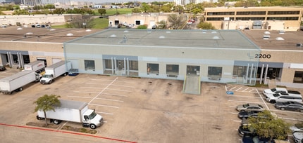 2200 Denton Dr, Austin, TX à louer Aérien– Image 1 sur 2