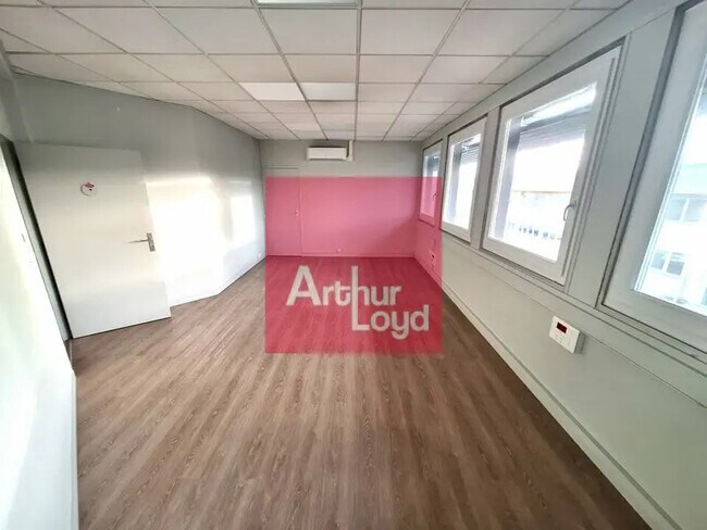 Plus de détails pour Bureau à louer