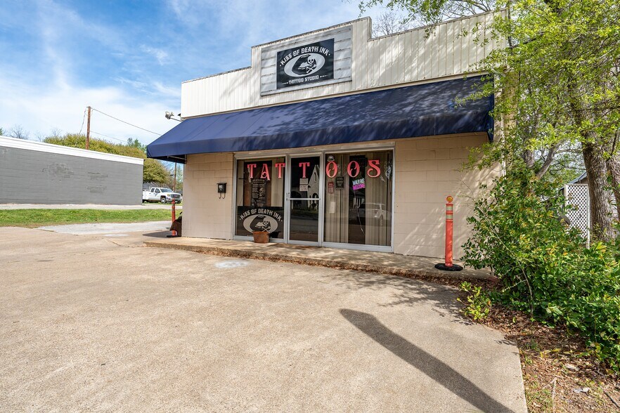 214 N Newsom St, Mineola, TX à vendre - Photo de l’immeuble – Image 2 sur 15