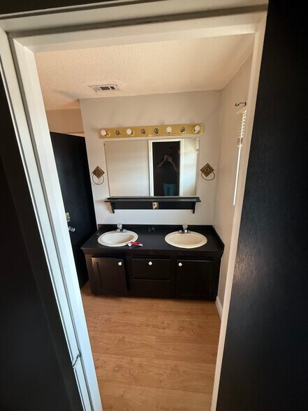5225 Young Pine Rd, Orlando, FL à louer - Photo de l’immeuble – Image 3 sur 18