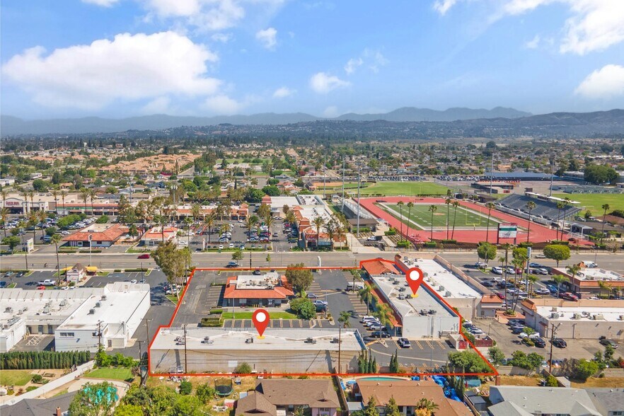 3512-3538 E Chapman Ave, Orange, CA à louer - Photo de l’immeuble – Image 2 sur 15