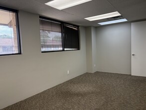 4677 S Lakeshore Dr, Tempe, AZ à louer Photo intérieure– Image 2 sur 9