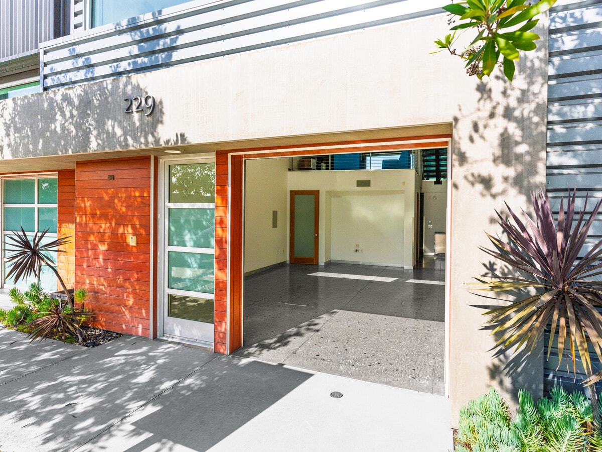 215-237 California St, El Segundo, CA 90245 - Lot 229 - - Photo intérieure - Image 1 of 27
