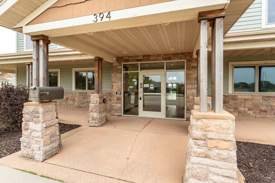 394 Woodland Dr, Fergus Falls, MN à vendre - Photo de l’immeuble – Image 3 sur 77